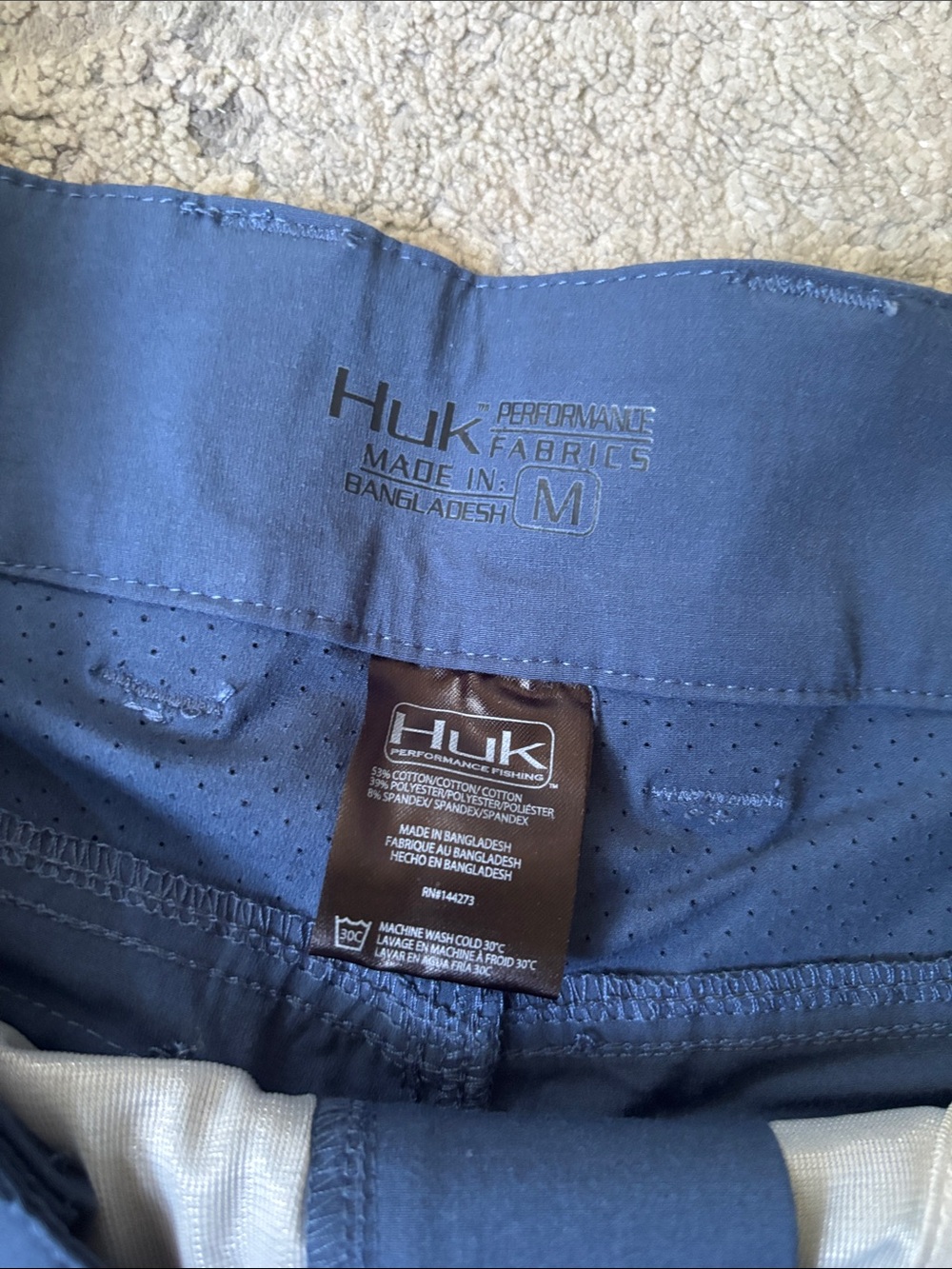 Huk Men's Navy Hybrid Fishing Shorts - Picture 2 of 6